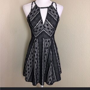 Free People keyhole dress, size 6. Missed connections fit & flare. Gently used.